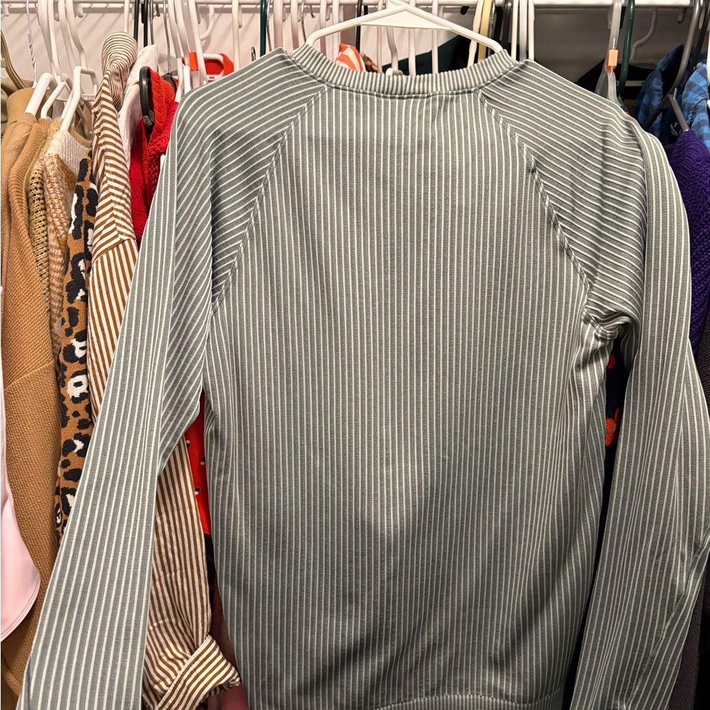 Lululemon Rest Less Pullover - Picture 4 of 4